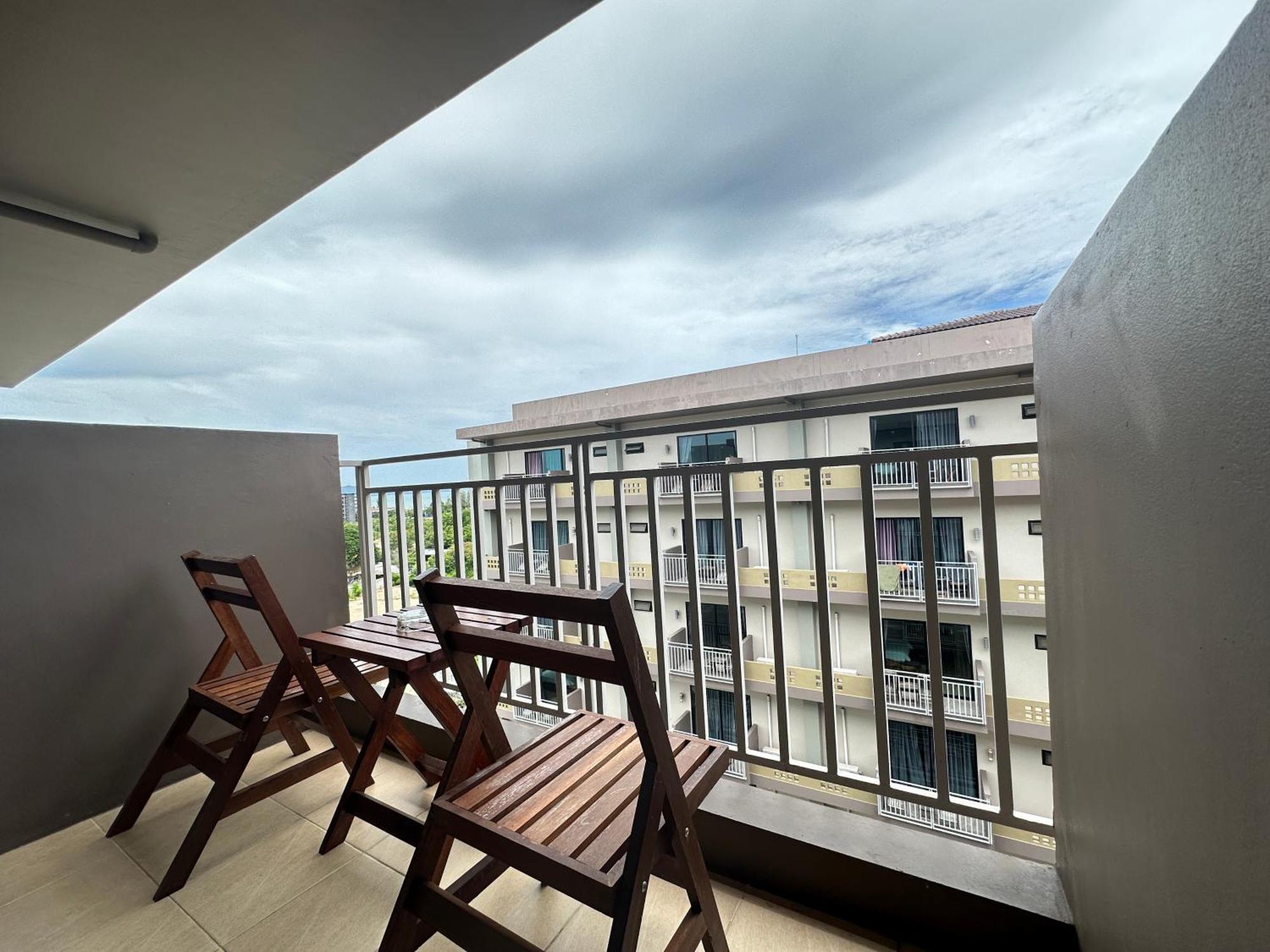 Mangrove Prestige Hotel Na Chom Thian Exterior foto